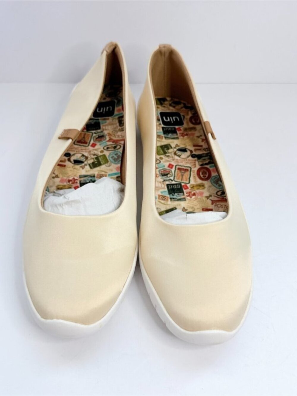 Women’s Size 9.5 UIN Oat Milk Flats Cream Comfort Travel Shoe